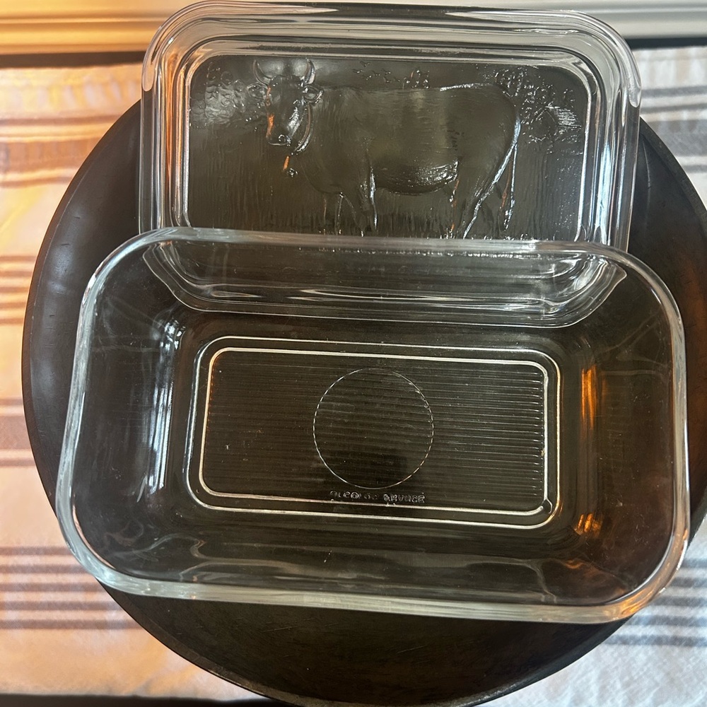 Hello Honey 6.5 inches Clear Glass Cow Butter Dish - Picture 3 of 3